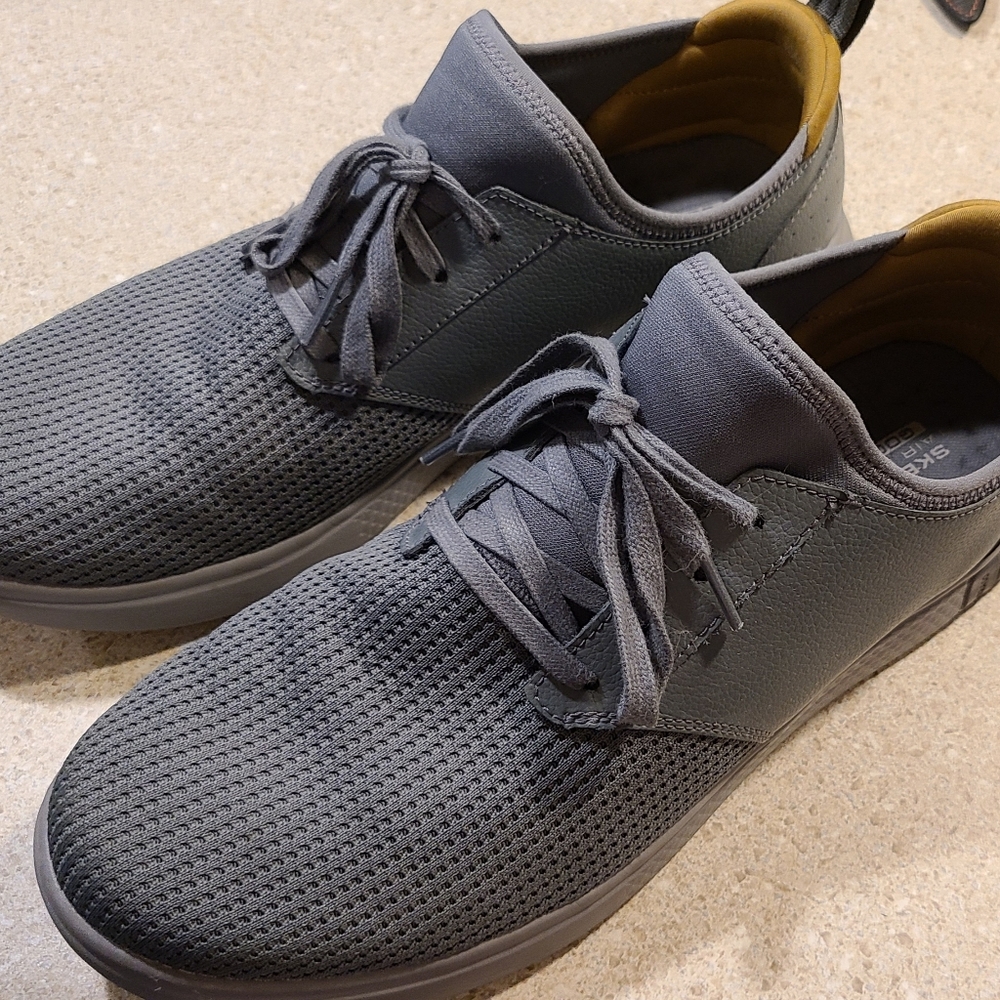 Skechers Ultra-Go Casual Sneakers